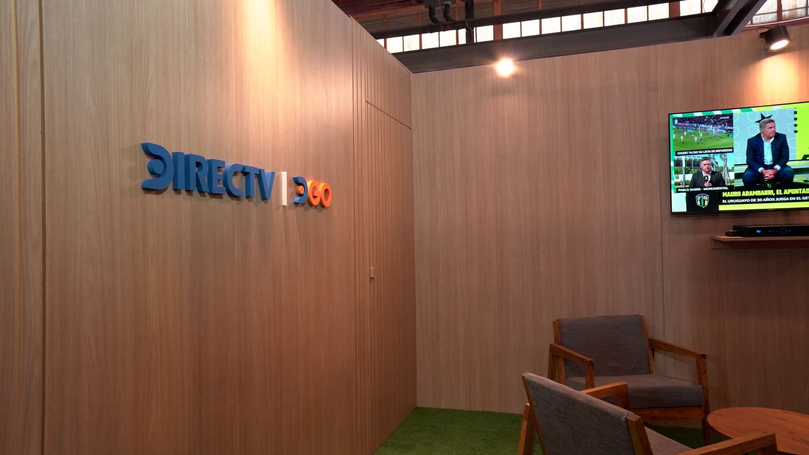Stand Directv y DGO en la Feria del Libro 2026 04
